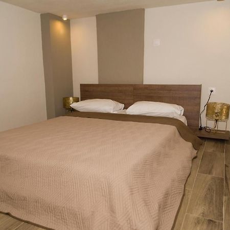 Yourcastle2 Apartment อเล็กซานโดรโพลิส ภายนอก รูปภาพ