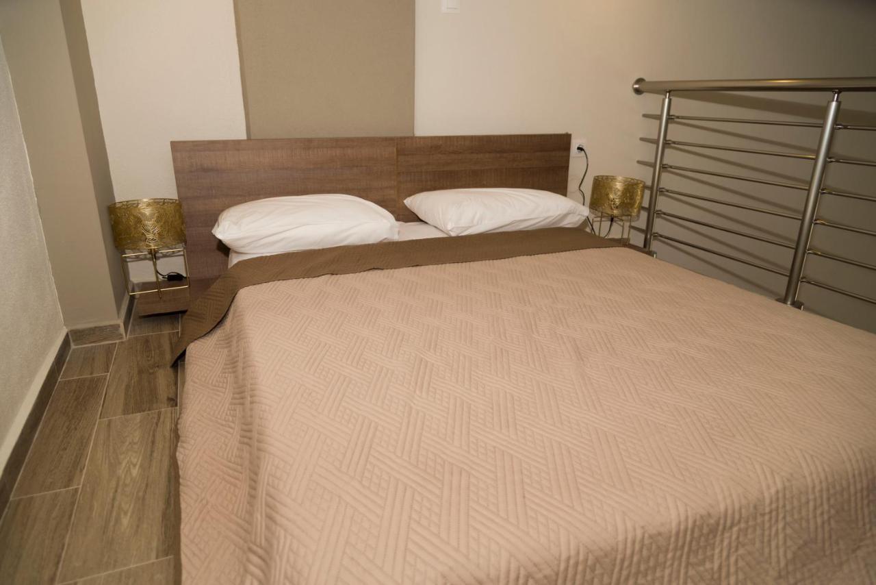 Yourcastle2 Apartment อเล็กซานโดรโพลิส ภายนอก รูปภาพ